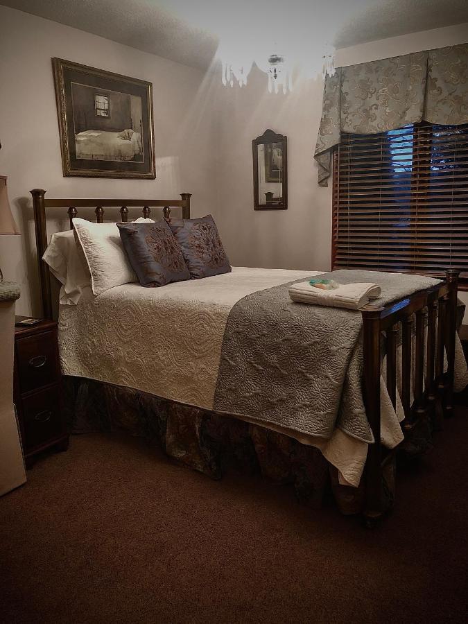 Winnie'S Bed & Breakfast Lawrenceburg Екстер'єр фото